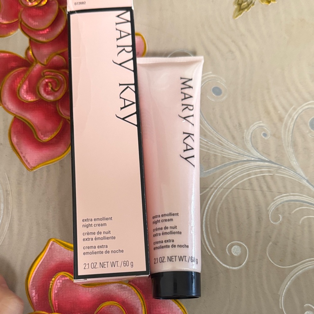Mary Kay Extra Emollient Night Cream - Soft Pink